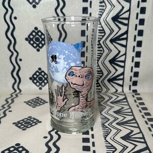 Vtg 1982 universal city‎ studios Inc X Pizza Hut - ET special edition glass cup
